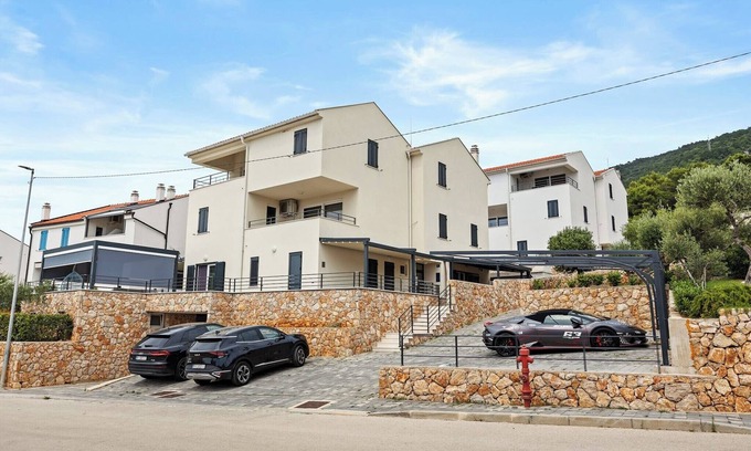 Cres Apartment | Enchanting Summer Apartment with Sea View