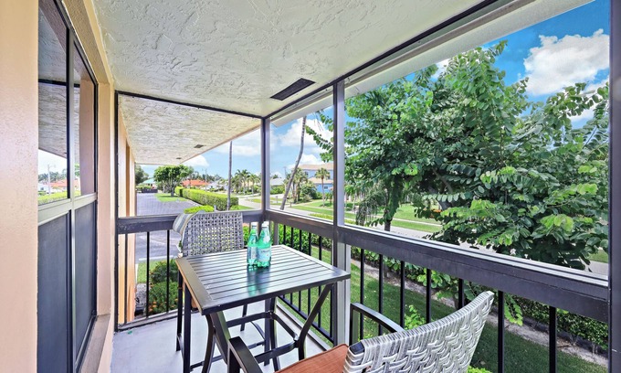 Marco Island Condo | End unit condo w/two pools and steps to beach