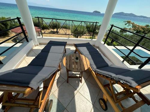 Palaio Tsifliki Villa | ENDLESS BLUE WAVE