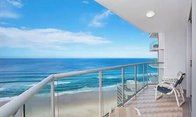Surfers Paradise Apartment | Endless ocean views-spacious apartment with resort facilities, close to action