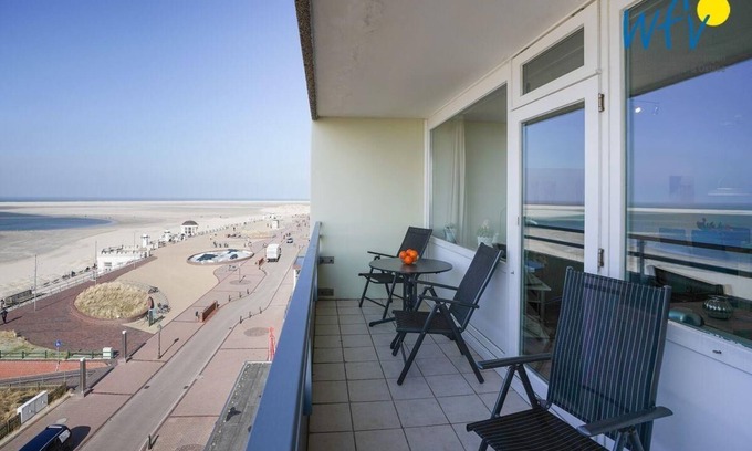 Borkum Apartment | Enjoy a fantastic view of the North Sea! In this cozy fer