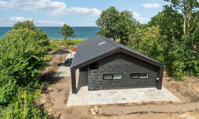 Norddjurs Municipality House | Enjoy a relaxing vacation in this vacation home with sea panorama.