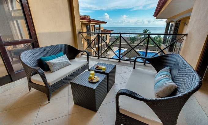 Jaco Condo | Enjoy an enchanting beach vacation