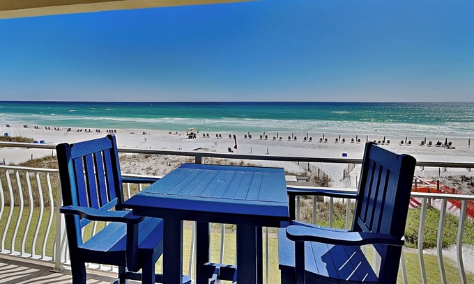 Crystal Beach Condo | Enjoy Gulf-Front Views From Your Private Balcony | Near Area Attractions