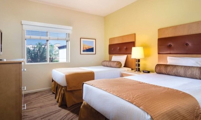 Enterprise Apartment | Enjoy Las Vegas Blvd with the Family in 2BD condo with resort lazy river