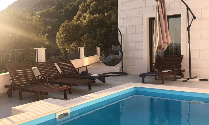 Makarska Villa | Enjoy Nature`s Beauty with 30% off in New House