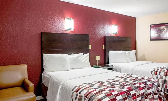 Slidell Hotel | Enjoy Pet-Friendly Comfort w/a Pool + Free Parking – Near Attractions