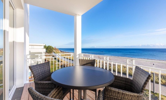Grossenbrode Apartment | Enjoy pure beach life - great apartment with a fantastic view of the Baltic Sea