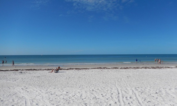 Indian Rocks Beach House | Enjoy Sunsets at Fully Equipped 3BR Beach House! 🏖