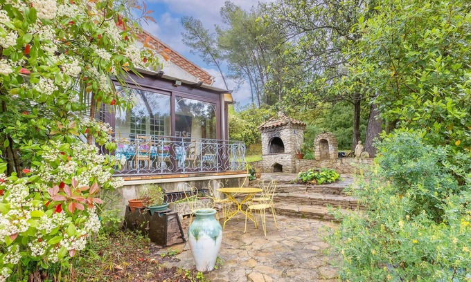 Saint-Clement-de-Riviere House | Enjoy this characterful and spacious holiday home.