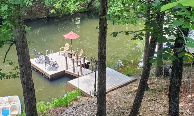 Waleska House | Enjoy the Beautiful Scenery and Tranquil Waters of Lake Chickasaw