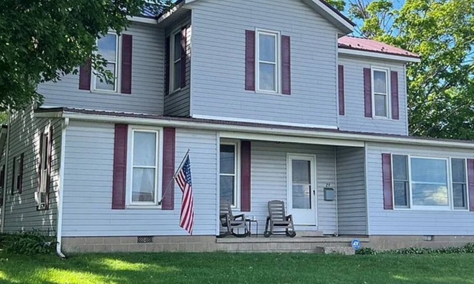 Mayville House | Enjoy the beautiful views of Chautauqua Lake, home of the Chautauqua Belle!