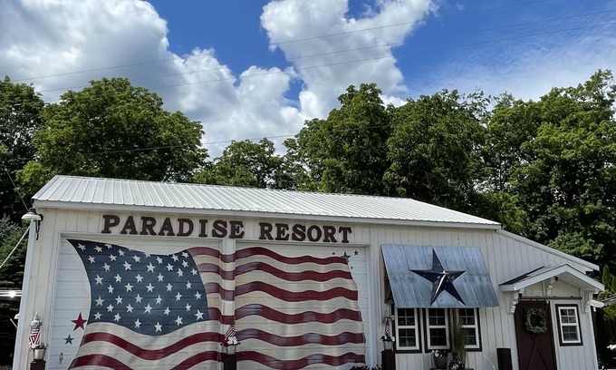 Newaygo Resort | Enjoy the beautiful views of the Muskegon River near The Hardy Dam/Dragon Trail