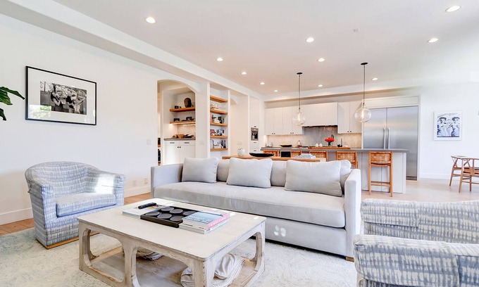 Tree Section House | Enjoy the Best of Manhattan Beach in Newly Renovated Home