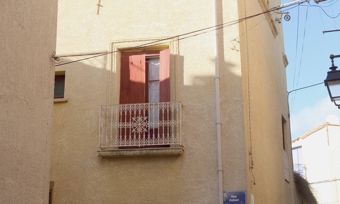 Marseillan Apartment | Enjoy the Mediterranean flair of the old town of Marseillan - South of France