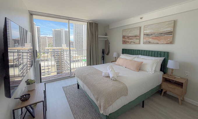Waikiki Apartment | Enjoy this 18th-floor 1br apartment with stunning ocean and Diamond Head views!