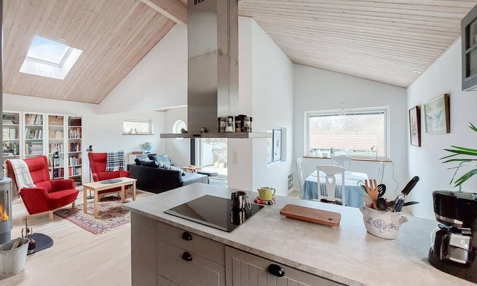 Raa House | Enjoy your vacation in this beautiful vacation home in an old fishing village.