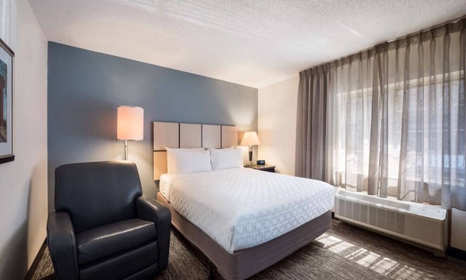 Plano Hotel | Enjoyable Stay! 3 Family-friendly Units w/Kitchens, Pets Allowed!