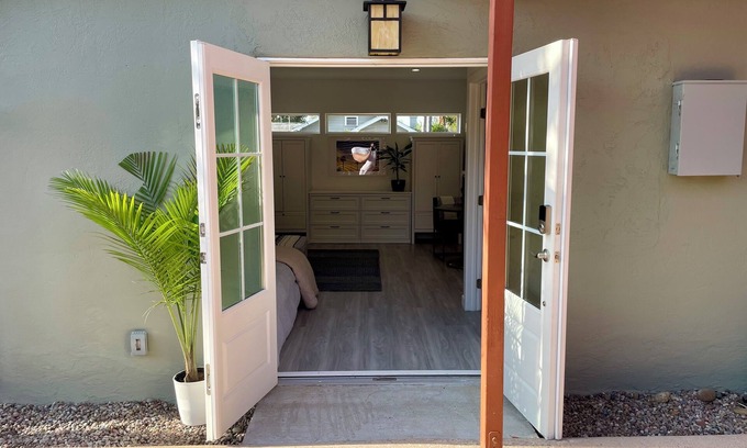 University Heights Apartment | Enjoyable studio with AC in sunny San Diego