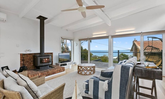 Skenes Creek House | Enki's Rest - Stylish home with ocean views