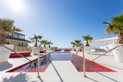 Fuengirola Apartment | Ensuite Sea & Pool Views with Private Parking