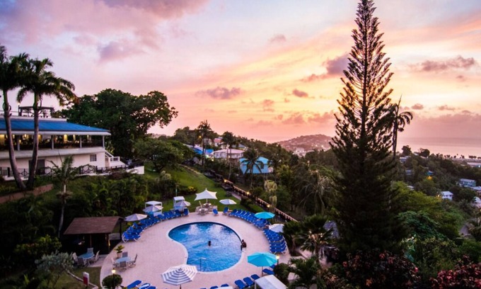 Charlotte House | Ensuring a Very Comfortable & Memorable Stay! 4 Units w/ Partial Ocean View!