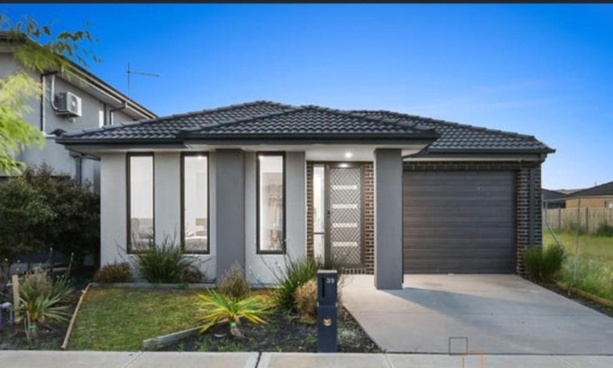 Clyde North House | Entire 4 bedroom Clyde North home., no sharing