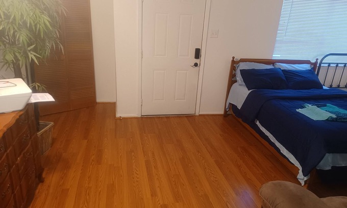 Riverside Apartment | Entire Apartment Suite