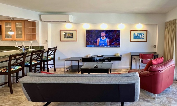 Waikiki Condo | Entire Condominium - Newly upgraded Waikiki TOP Floor ILIKAI Hotel