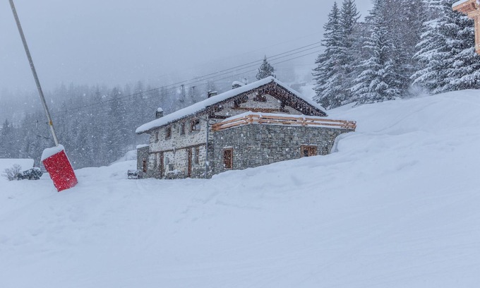 Arc-1600 Ski Chalet | Entire chalet renovated on the slopes 5 min walk Arc 1600 8ch 6sdb 24pers