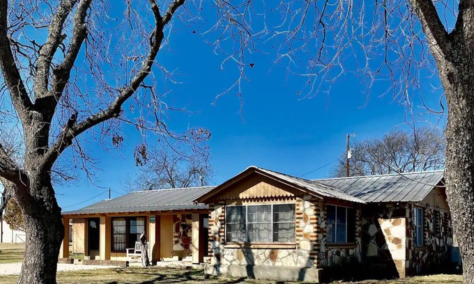 Evant House | Entire home hosted by D'Ann