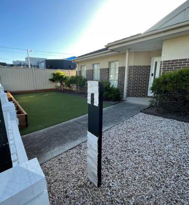 Yarraville House | Entire Home with Yard, Perfect for Pets & You!
