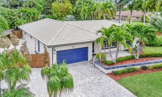 Boca Raton House | Entire House Villa Boca 4 Bedroom, 3 Bathroom W/Pool and Grill