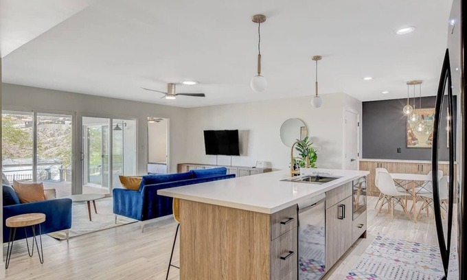 Boulder City House | Entire Luxury 4 bd 3 bath home w/ Lake View, Wi-Fi