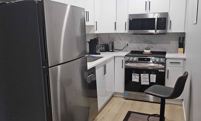 Southwest Edmonton House | Entire Place - Stylish 3-Br | Comfort Await! + Gym.nNo pets please.