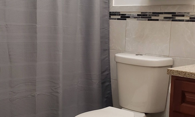 West Side House | Entire spacious Luxury Condo - 10mins walk to JSQ Path