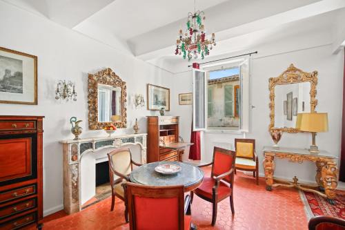 Hyeres City Centre Apartment | Entre art et histoire - Escapade élégante