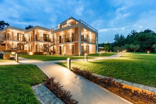 Kriopigi Resort | EOS Luxury Suites