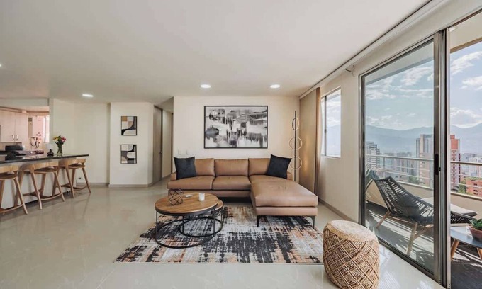 Lalinde Apartment | EP| Modern Apt W/AC, Workspace, Pool, Balcony