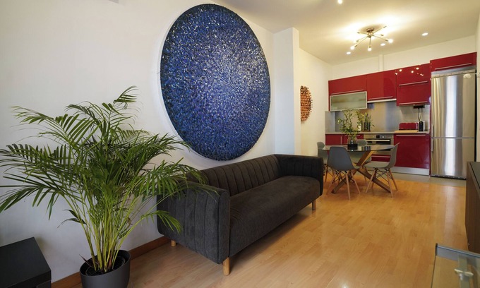Golden Triangle of Art Apartment | Ephemeral House Madrid