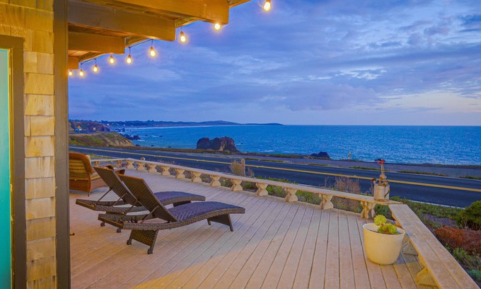 Bodega Bay House | Epic ocean views and sound of surf. Luxurious Beds. Fireplace. Hot Tub. Dogs OK.
