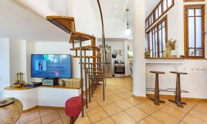 Kerem HaTeimanim Apartment | EPONA - Banana Beachfront - 70 SQM
