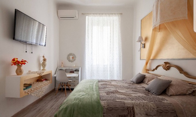 La Spezia Historic Centre Apartment | Equipped apartment, with 43 "TV and Netflix, 2 minutes from the station,