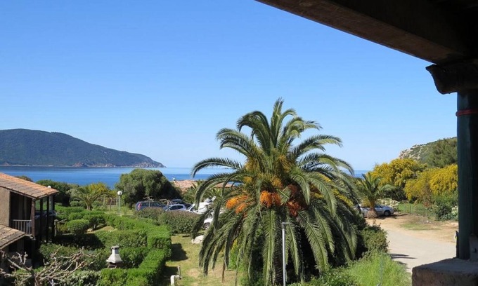 Residences du Golfe de Lava Apartment | Erbalunga 80m from the Beach – Sea and Mountain View, Private Terrace, Air Conditioning and Wi-Fi