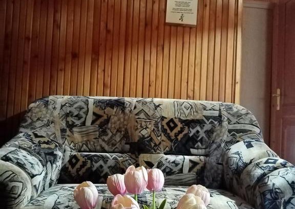 Haromhuta House | Erdei Szalonka Vendégház