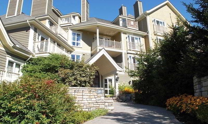 Mont-Tremblant Pedestrian Village Hotel | Ermitage du Lac