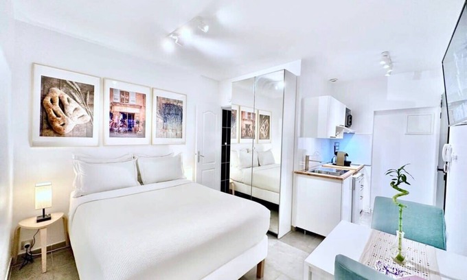 Mazarin Quarter Apartment | Èrsextius, SF, Aix-en-Provence
