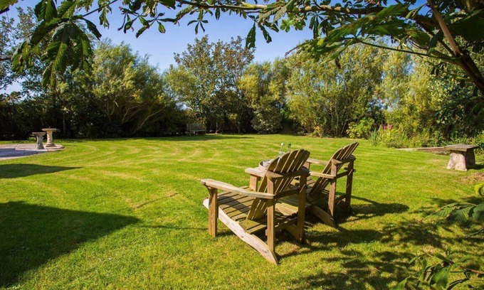 Holyhead Apartment | Erw Fach - a sea view that sleeps 9 guests in 4 bedrooms