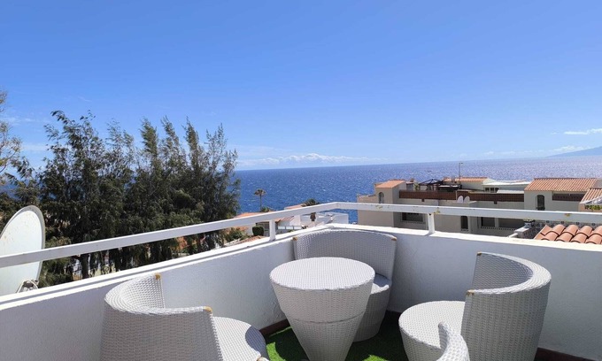 Callao Salvaje Apartment | BEAUTIFUL DUPLEX 6/8 PERSONS 2nd SEA LINE FACING LA GOMERA