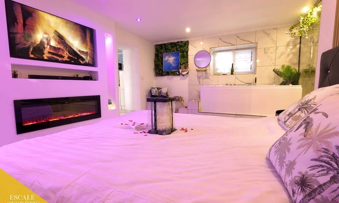 Montargis Apartment | Escale secrète Montargis Jacuzzi Terrace Free parking